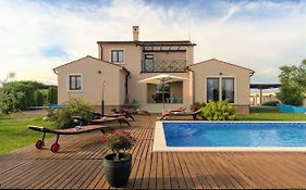 Villa Nana - Modern Villa With A Pool Surrounded By Nature, Istria-Pula